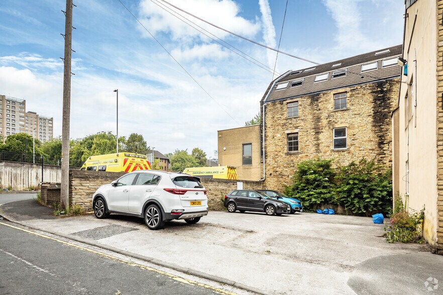 Adelaide St, Bradford à vendre - Photo de l’immeuble – Image 3 sur 13