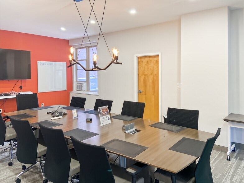 1087 Elm St, Manchester, NH à louer - Photo intérieure – Image 3 sur 15