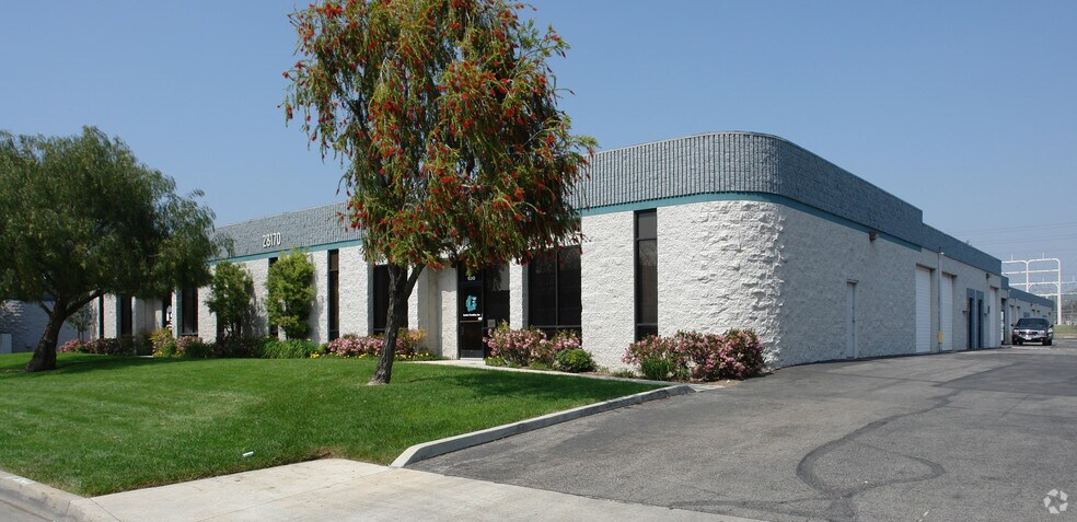 28170 Avenue Crocker, Valencia, CA à louer - Photo de l’immeuble – Image 2 sur 7
