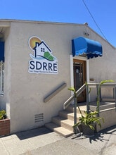 8200 Allison Ave, La Mesa, CA à louer Photo de l’immeuble– Image 2 sur 9