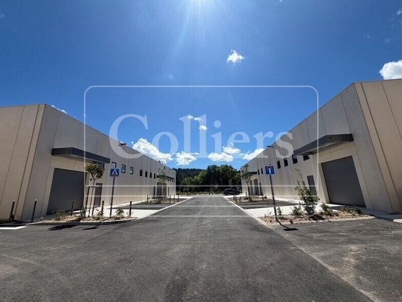 Industriel/Logistique dans Les Pennes-Mirabeau à vendre - Photo de l’immeuble – Image 2 sur 9