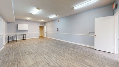 501-527 S Paula Dr, Dunedin, FL à louer Numérisation 3D Matterport– Image 1 sur 9