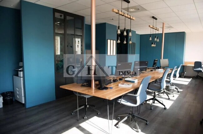 Plus de détails pour Bureau à vendre