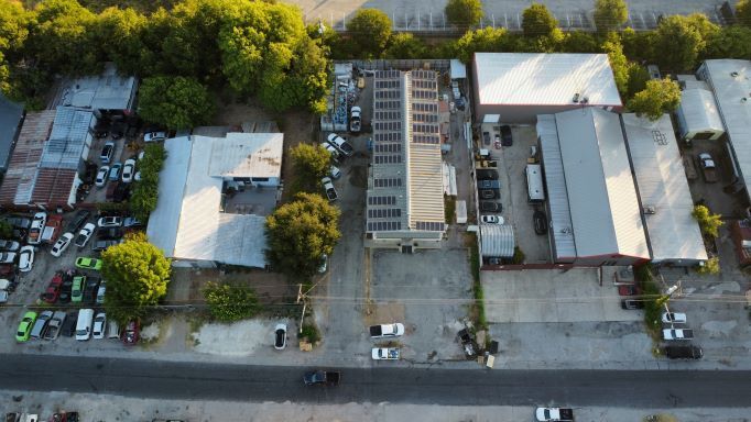 900 McPhaul, Austin, TX à vendre - Photo de l’immeuble – Image 3 sur 36
