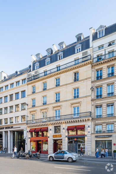 31 Place De La Madeleine, Paris à louer - Photo de l’immeuble – Image 3 sur 4