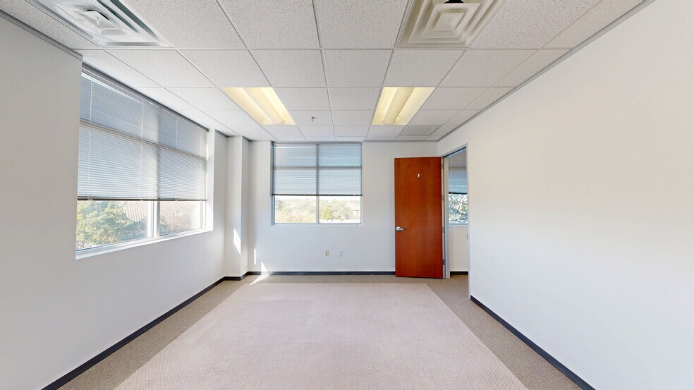 11412 Bee Caves Rd, Austin, TX à louer - Numérisation 3D Matterport – Image 2 sur 15
