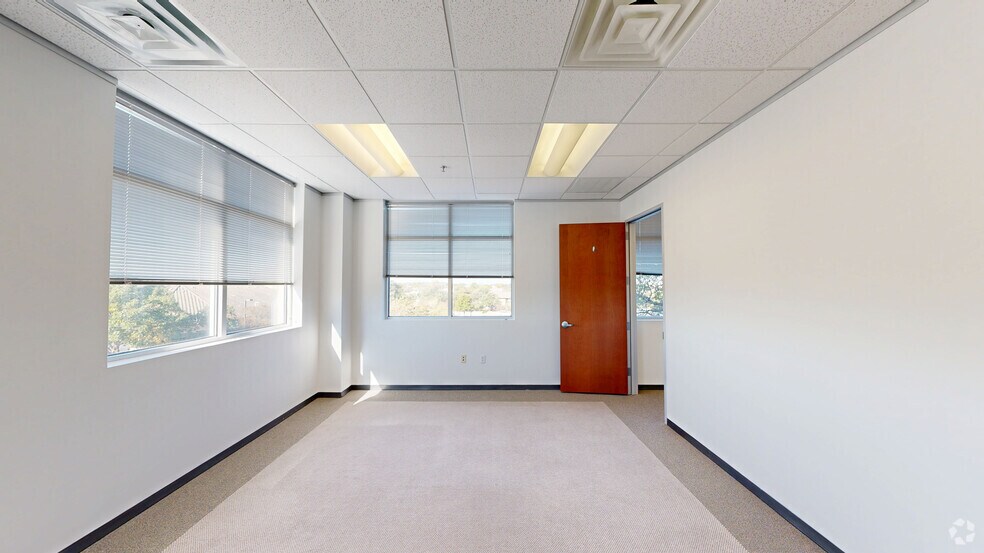 11412 Bee Caves Rd, Austin, TX à louer - Numérisation 3D Matterport – Image 2 sur 15