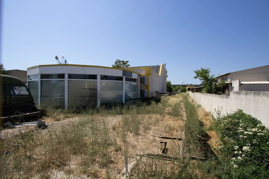 Industriel/Logistique dans Saint-Cannat à vendre - Photo principale – Image 3 sur 6