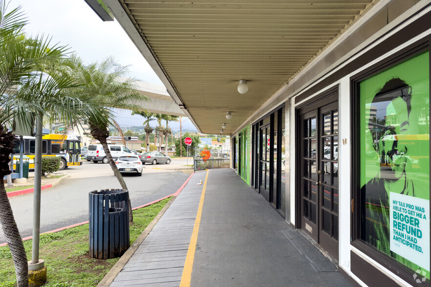 98-199 Kamehameha Hwy, Aiea, HI à louer - Photo de l’immeuble – Image 3 sur 4