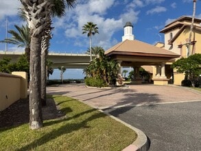 861 Ballough Rd, Daytona Beach, FL à louer Photo intérieure– Image 2 sur 24