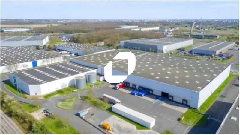 Industriel/Logistique dans Ormes à louer Photo de l’immeuble– Image 1 sur 6
