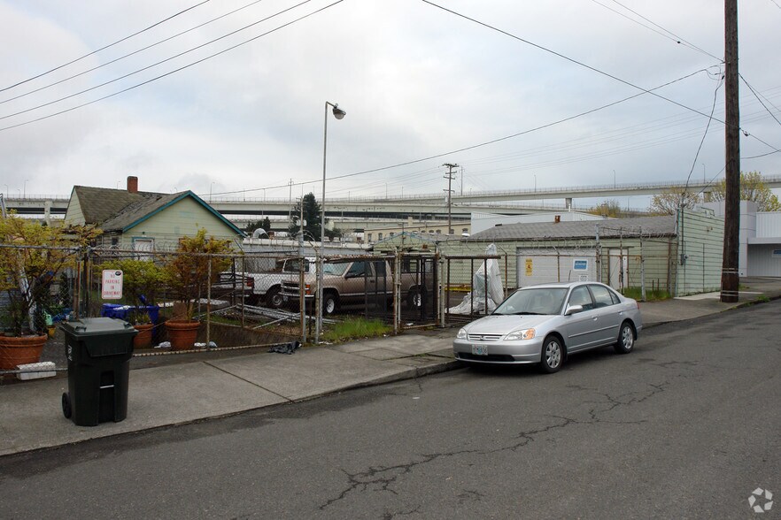 2621 N Albina Ave, Portland, OR à vendre - Photo de l’immeuble – Image 3 sur 3