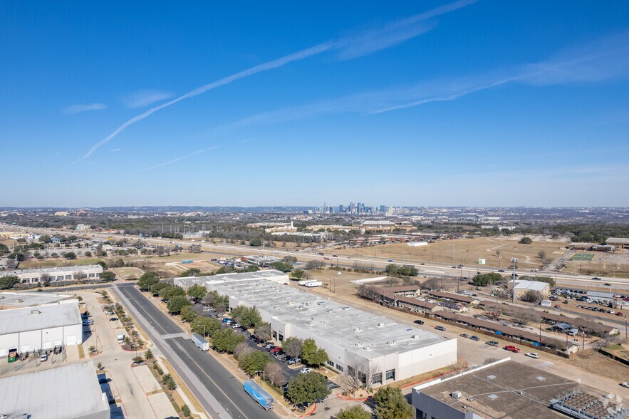 5812 Trade Center Dr, Austin, TX à louer - Aérien – Image 3 sur 7