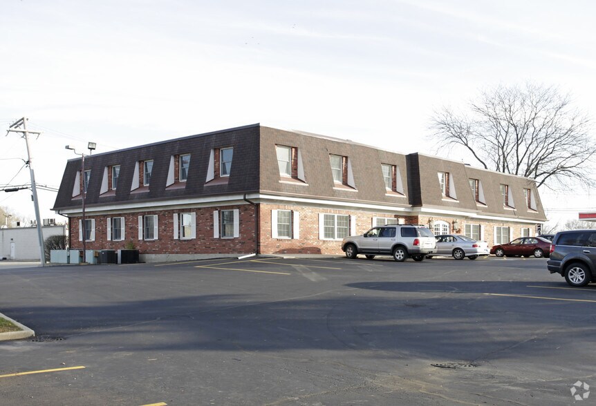 700 N Lake St, Mundelein, IL à vendre - Photo de l’immeuble – Image 2 sur 2