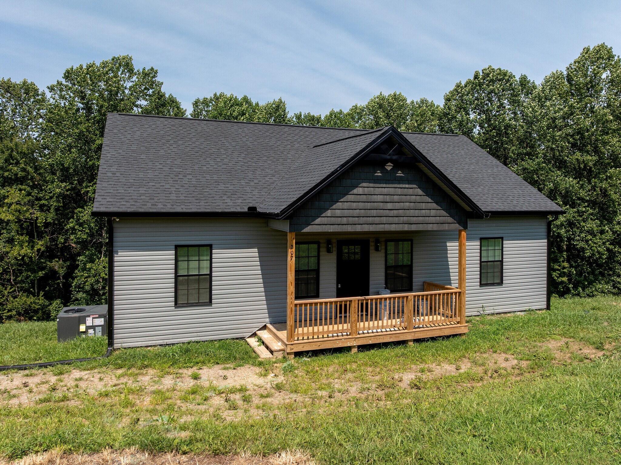174 Amos Cir, Lafayette, TN à vendre Photo principale– Image 1 sur 2