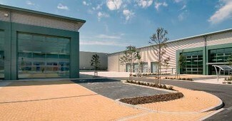 Plus de détails pour Cowley Mill Rd, Uxbridge - Industriel/Logistique à louer