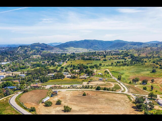 Hill Valley Dr, Escondido, CA à vendre Photo principale– Image 1 sur 6