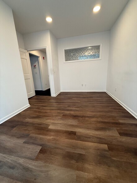 757 Post Rd, Darien, CT à louer - Photo de l’immeuble – Image 3 sur 10