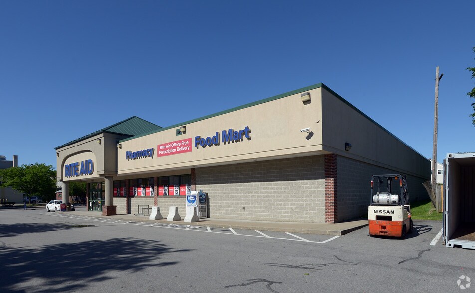 1207 Acushnet Ave, New Bedford, MA à louer - Photo de l’immeuble – Image 3 sur 24