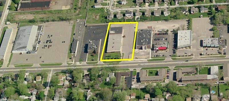 244 W Maple Rd, Troy, MI à vendre - Photo de l’immeuble – Image 2 sur 4