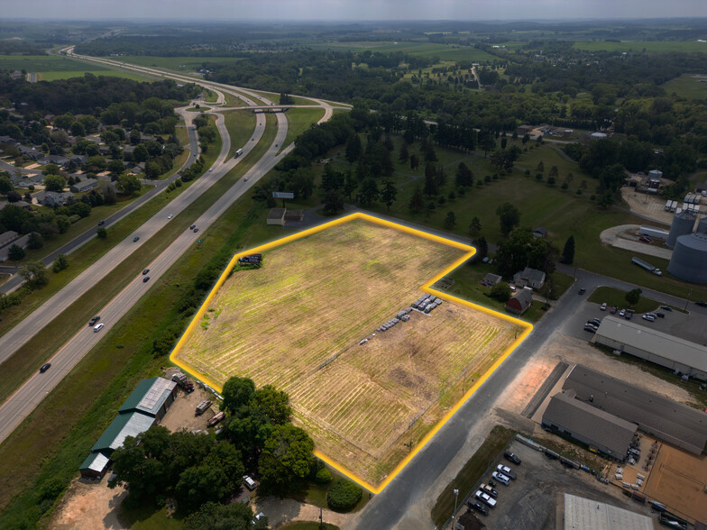 XXX 3rd St NE, Pine Island, MN à vendre - Photo de l’immeuble – Image 3 sur 13