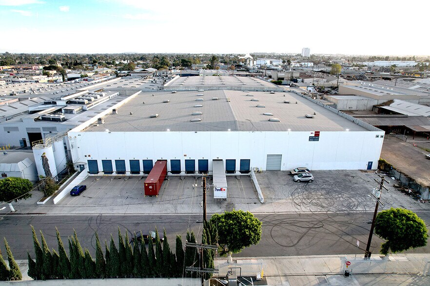 430 E Carlin Ave, Compton, CA à louer - Photo de l’immeuble – Image 1 sur 8