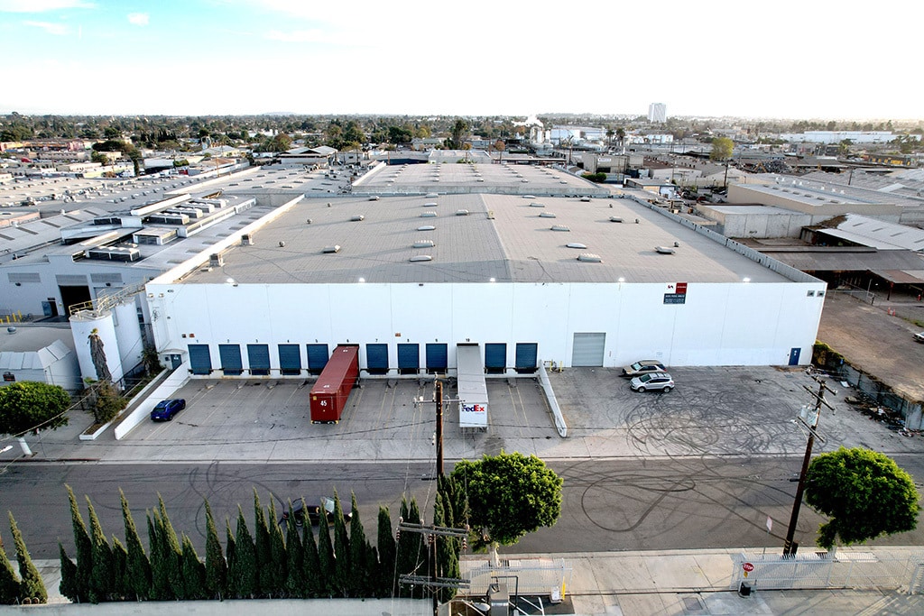 430 E Carlin Ave, Compton, CA à louer Photo de l’immeuble– Image 1 sur 9