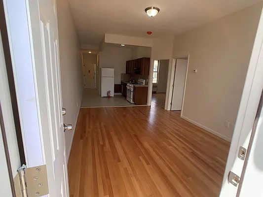 2828 W 19th St, Brooklyn, NY à vendre - Photo intérieure – Image 3 sur 6