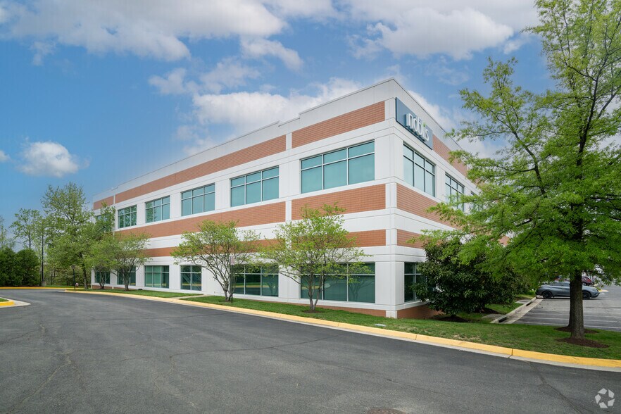 8211 Terminal Rd, Lorton, VA à louer - Photo de l’immeuble – Image 2 sur 9