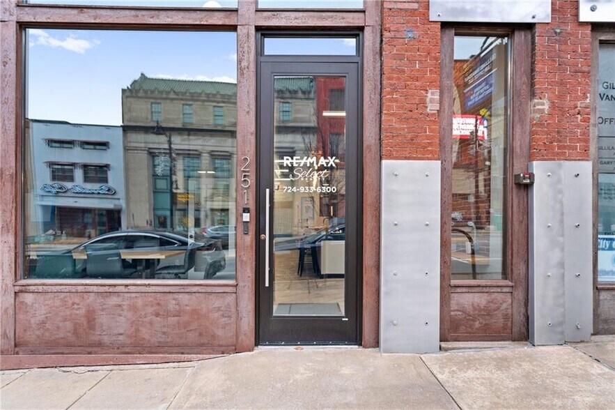 257 S Main St, Butler, PA à vendre - Photo de l’immeuble – Image 3 sur 22