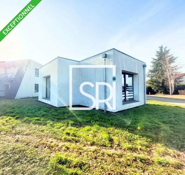 Bureau dans Issoire à vendre - Photo de l’immeuble – Image 3 sur 12