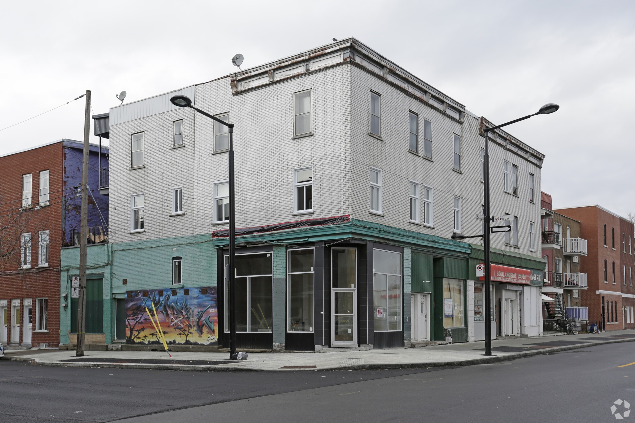 2751-2773 Rue Ontario E, Montréal, QC à louer Photo principale– Image 1 sur 3
