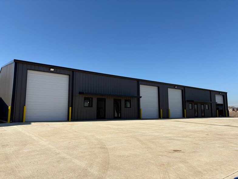 6751 N FM 157, Venus, TX à louer - Photo de l’immeuble – Image 3 sur 17
