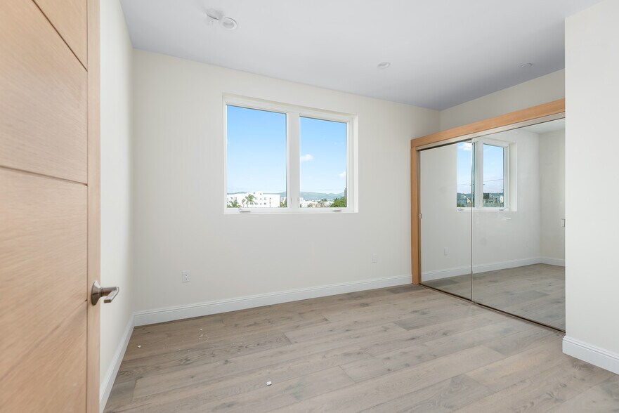 1429 S Bedford St, Los Angeles, CA à vendre - Photo intérieure – Image 2 sur 7
