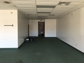 2300 June Pky, Zanesville, OH à vendre Autre– Image 2 sur 5