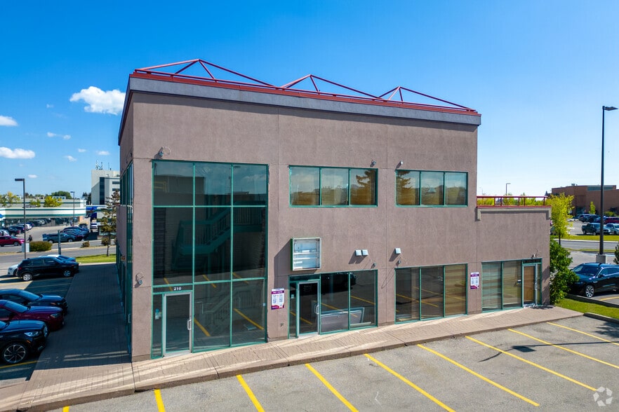 3393 26th Ave NE, Calgary, AB à vendre - Photo principale – Image 1 sur 5
