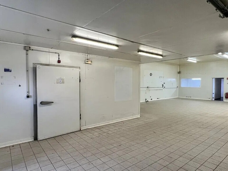 Local d'activités dans Hérouville-Saint-Clair à vendre - Photo intérieure – Image 2 sur 10