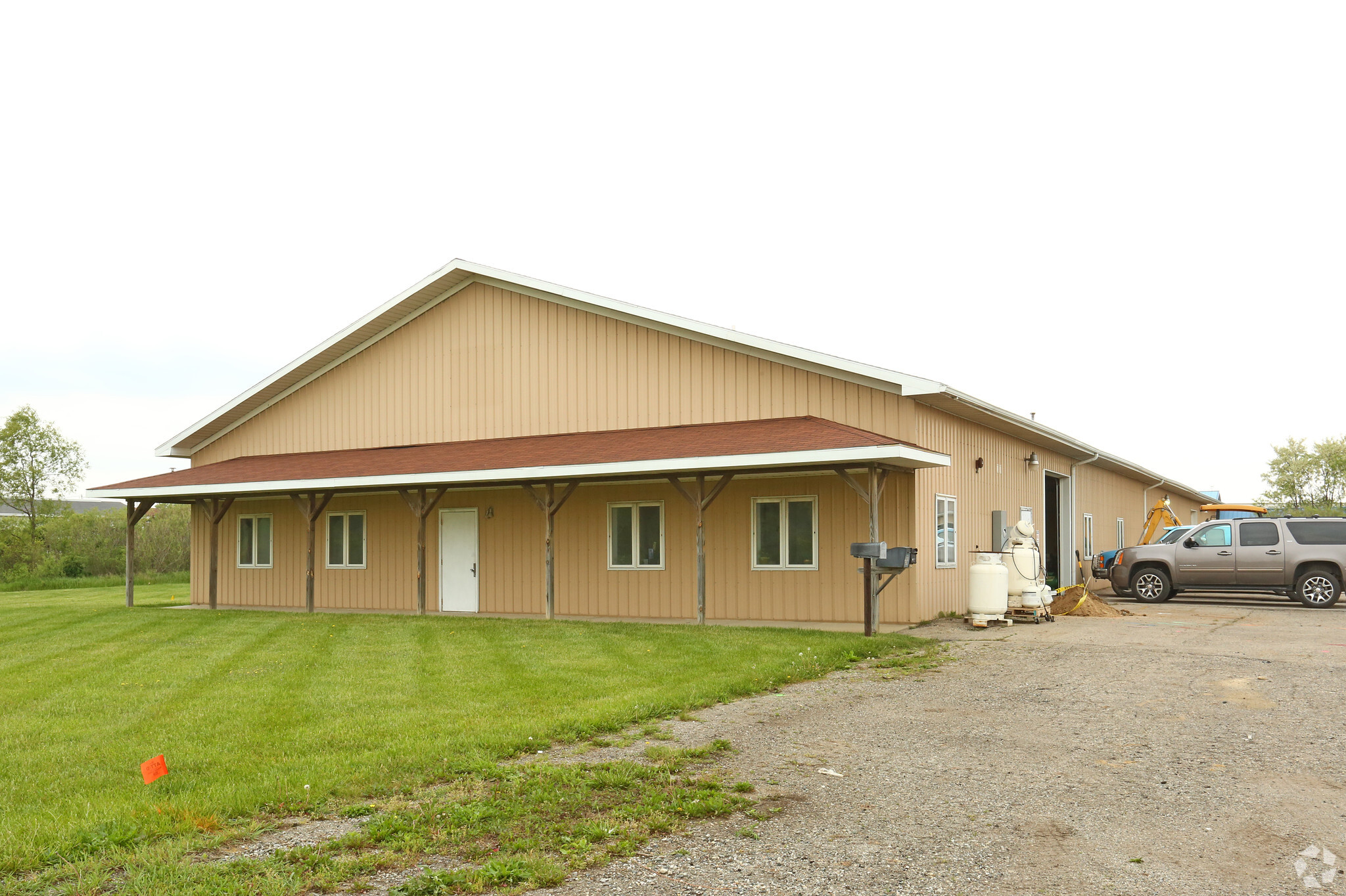 435 Packard Hwy, Charlotte, MI à louer Photo principale– Image 1 sur 11