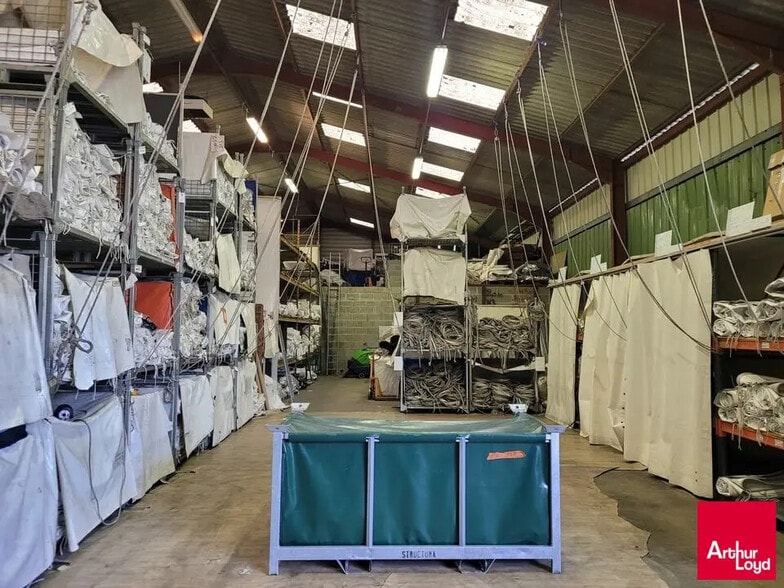 Local d’activités dans Champagné à louer - Photo intérieure – Image 3 sur 4