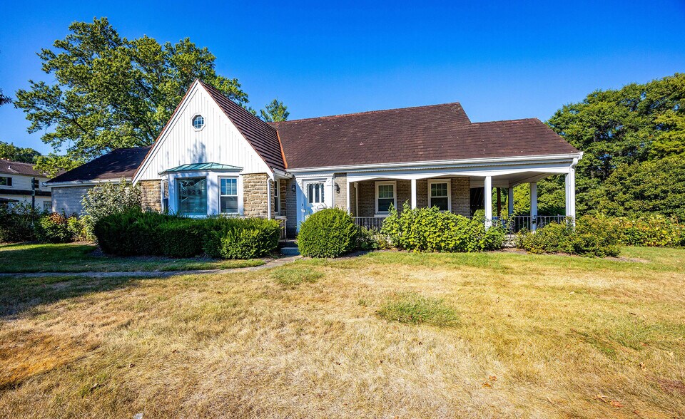 8029 Winton Rd, Cincinnati, OH à vendre - Photo de l’immeuble – Image 1 sur 39
