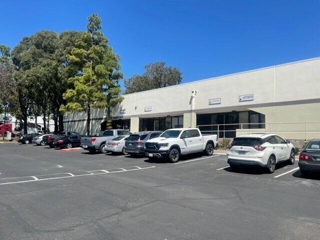 7283 Engineer Rd, San Diego, CA à louer - Photo de l’immeuble – Image 3 sur 7
