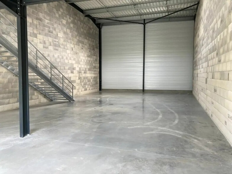Local d'activités dans Montauban à vendre - Photo de l’immeuble – Image 3 sur 5