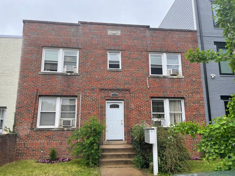 1027 16th St NE, Washington, DC à vendre - Photo de l’immeuble – Image 2 sur 2