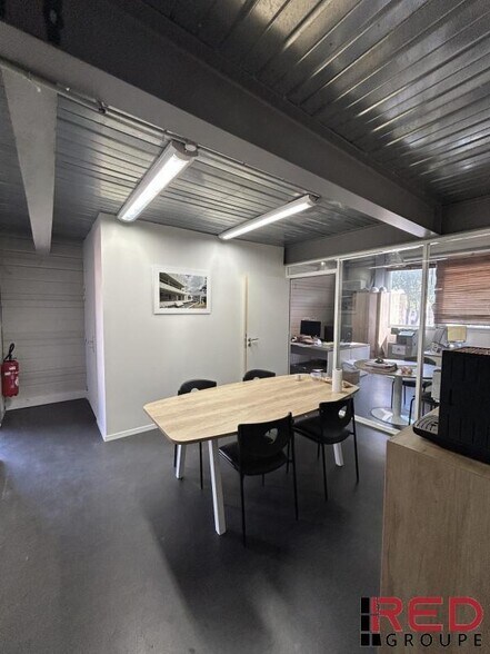 Bureau dans Aix-en-Provence à louer - Photo de l’immeuble – Image 1 sur 3