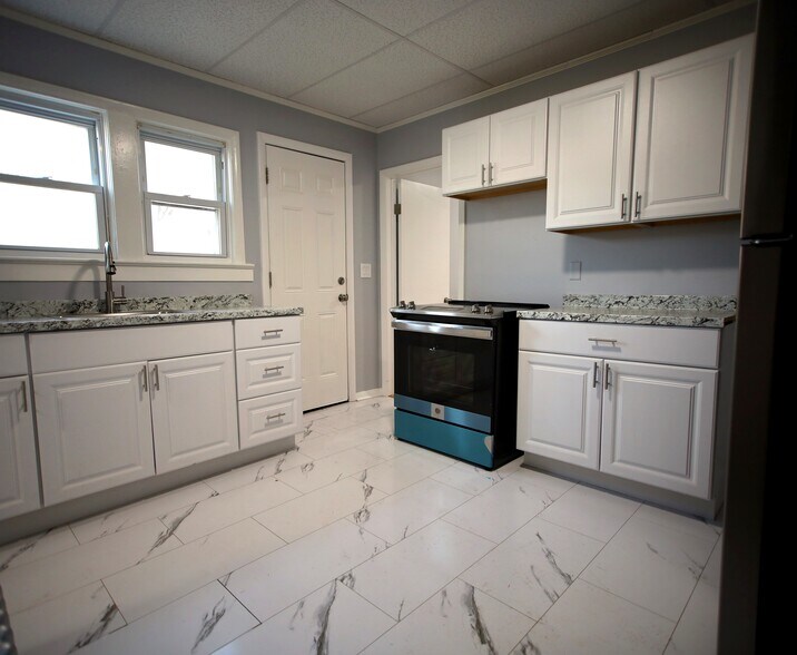 68 Union St, Pittsfield, MA à vendre - Photo intérieure – Image 2 sur 8