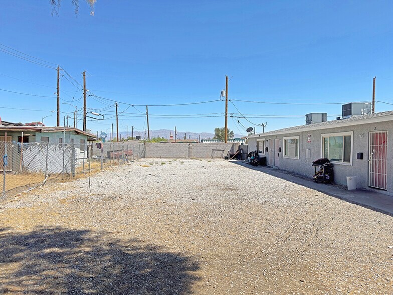 718 W Wilson Ave, Las Vegas, NV à vendre - Photo de l’immeuble – Image 3 sur 10