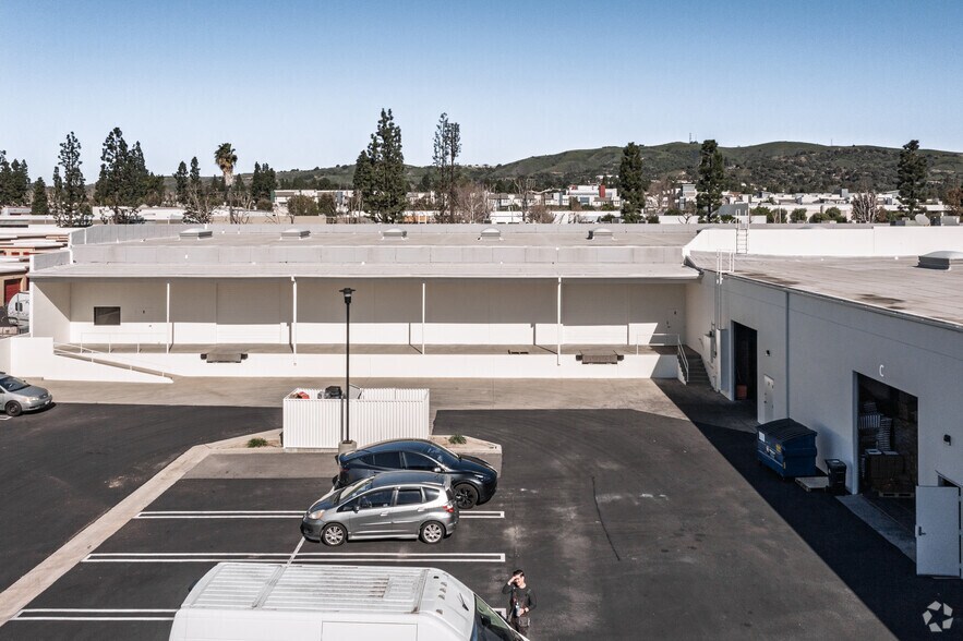 499 Nibus, Brea, CA à louer - Photo de l’immeuble – Image 2 sur 5