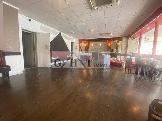 Local commercial dans Créteil à vendre - Photo de l’immeuble – Image 1 sur 4