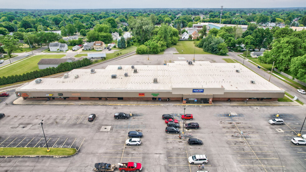 900-1000 Lafayette Ave, Bay City, MI à louer - Photo de l’immeuble – Image 1 sur 34