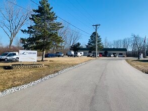 615 Commerce Rd, Richmond, IN à louer Photo intérieure– Image 2 sur 7